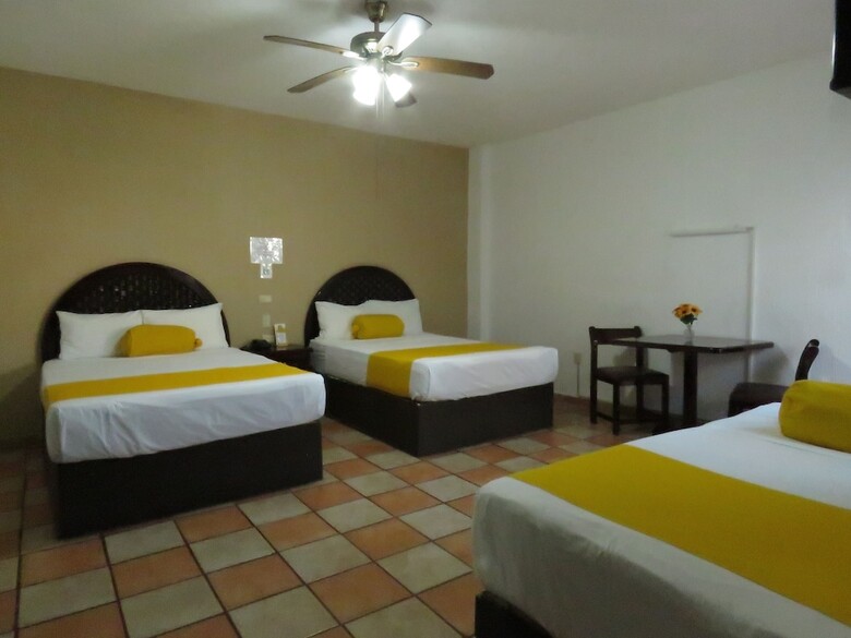 Hotel Los Girasoles