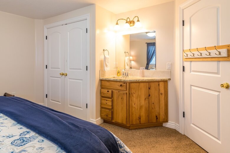 Family Crash Pad Near Slc