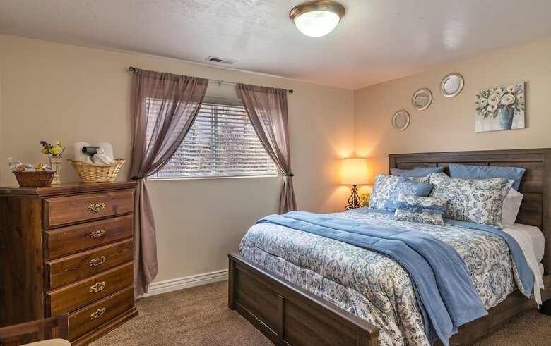 Family Crash Pad Near Slc