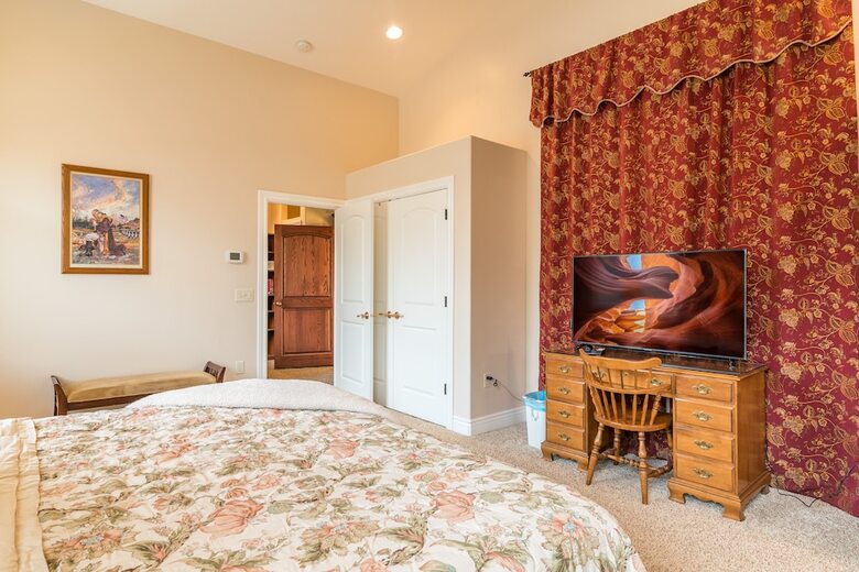 Family Crash Pad Near Slc