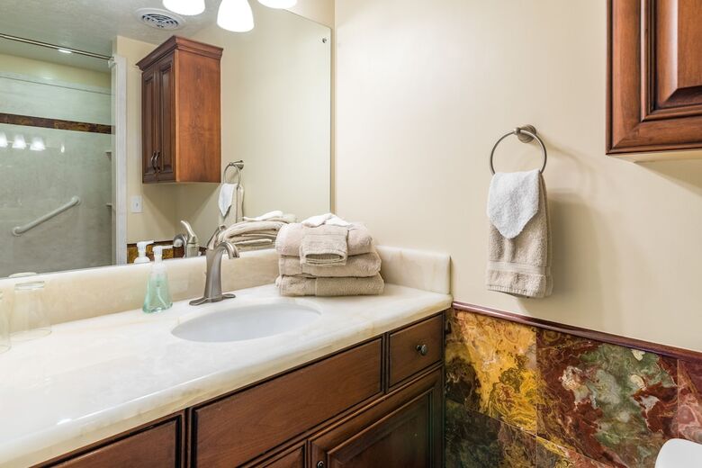 Family Crash Pad Near Slc