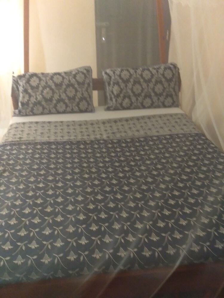 Miritini Guest House & Restaurant