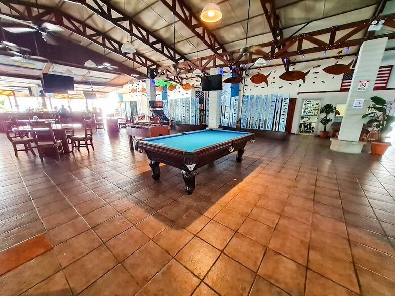 Hotel Fish Hook Marina & Lodge