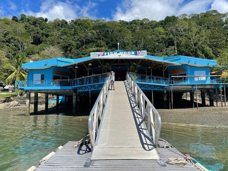 Hotel Fish Hook Marina & Lodge