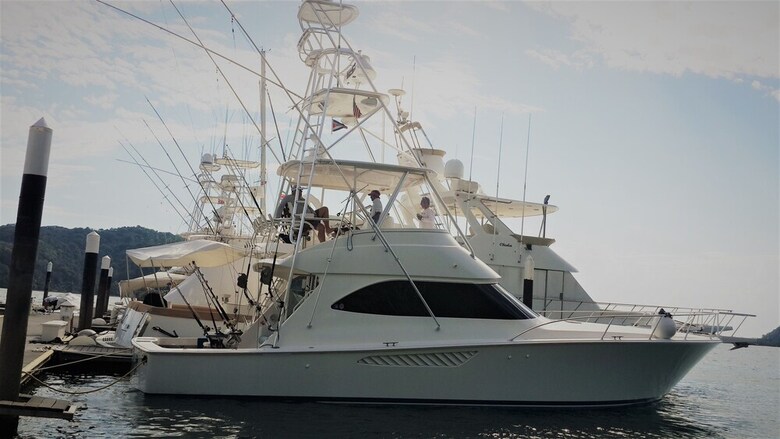 Hotel Fish Hook Marina & Lodge