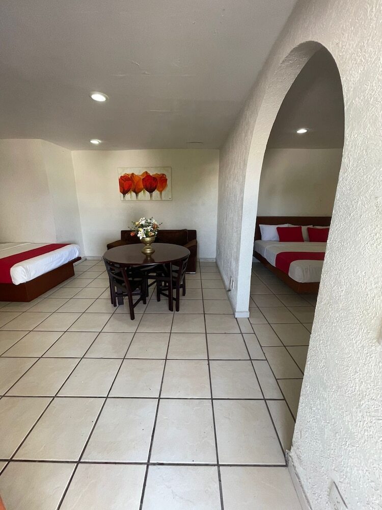 Hotel Arcos Aeropuerto