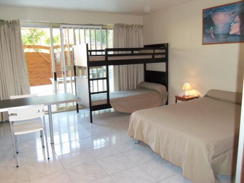 Hotel H�tel Et Studios Les Amandiers