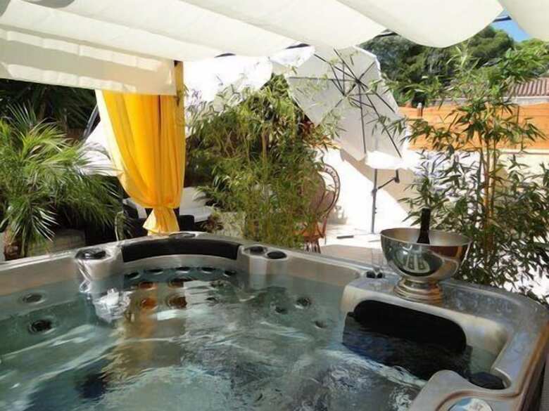 Hotel H�tel Et Studios Les Amandiers