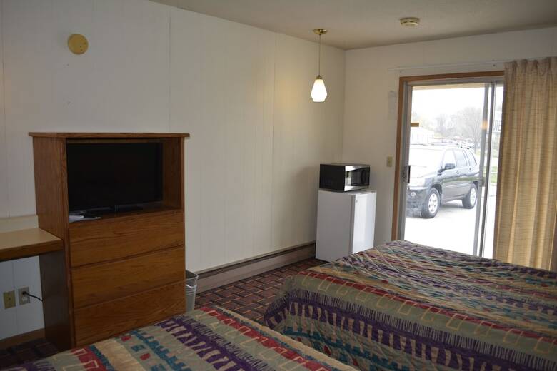 Edgetowner Motel
