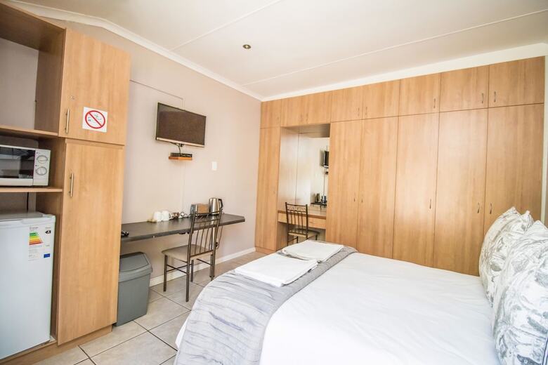 Little Rose Guesthouse & Self-catering