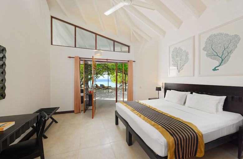 Hotel Embudu Village