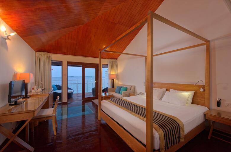 Hotel Embudu Village