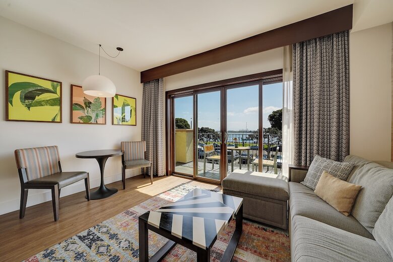 Hotel Kona Kai San Diego