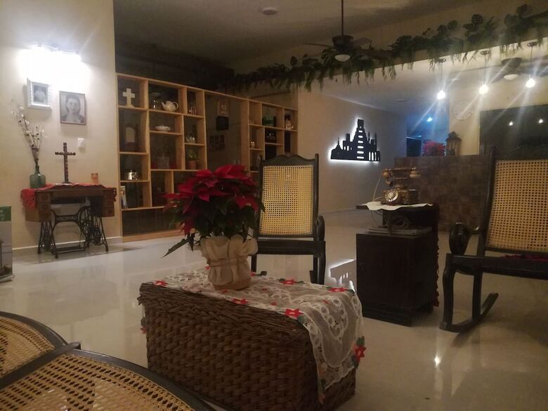 Hotel Virreyes