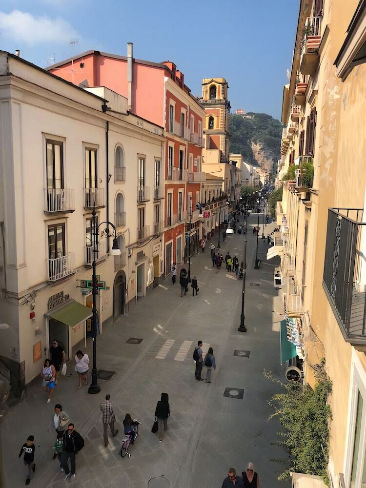 Palazzo Tritone & Abagnale
