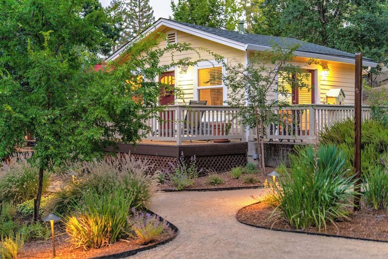 Hotel Aurora Park Cottages