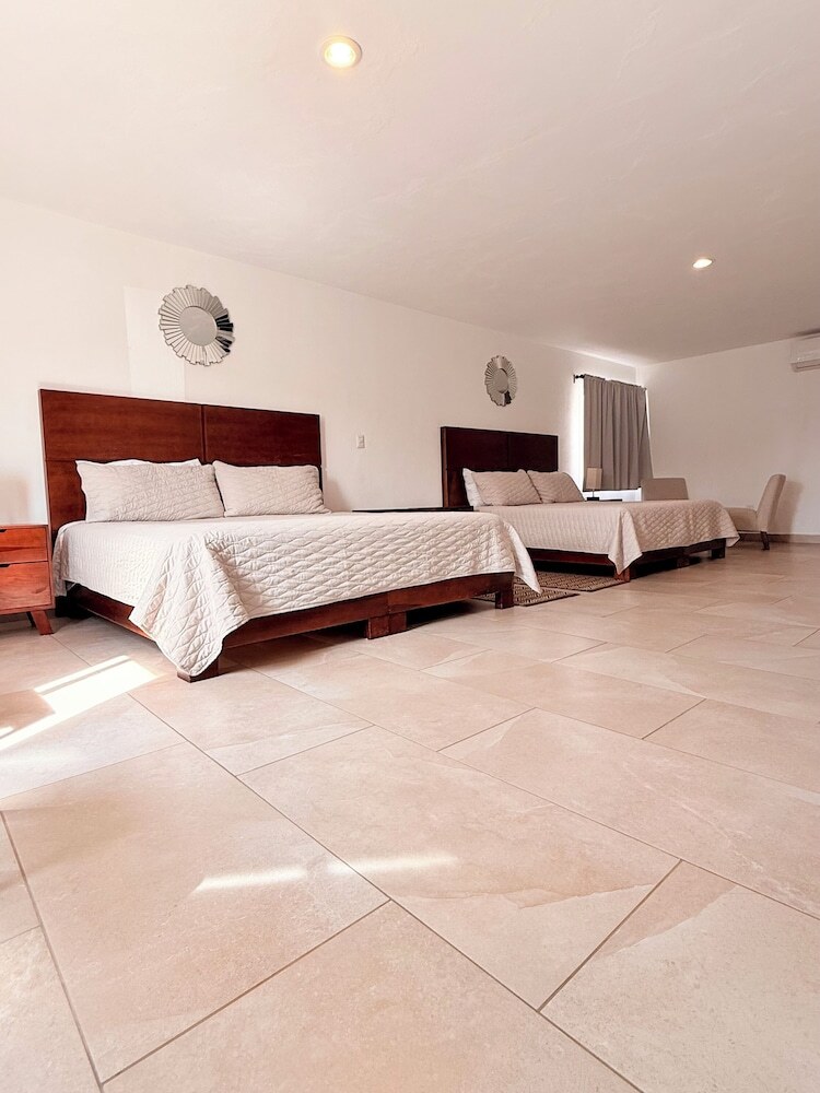 Pedernal Hotel