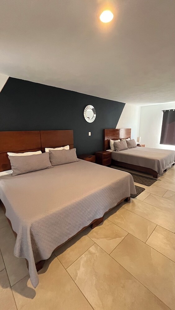 Pedernal Hotel