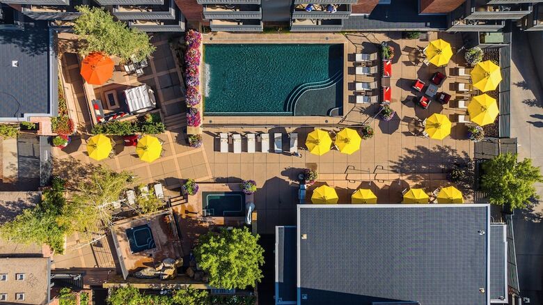 Aparthotel Aspen Square Condominium Hotel