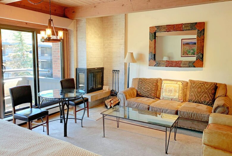 Aparthotel Aspen Square Condominium Hotel