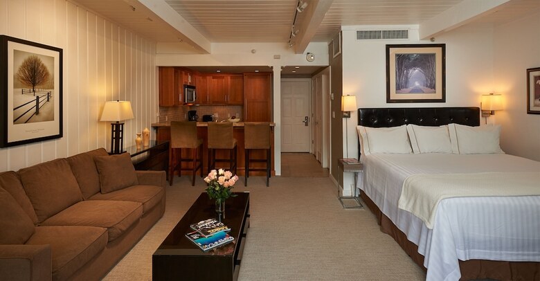 Aparthotel Aspen Square Condominium Hotel