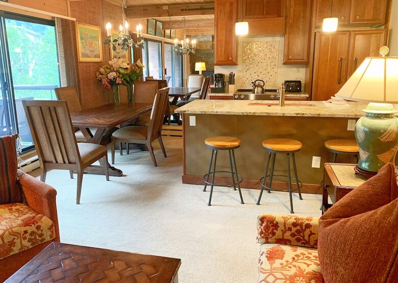 Aparthotel Aspen Square Condominium Hotel