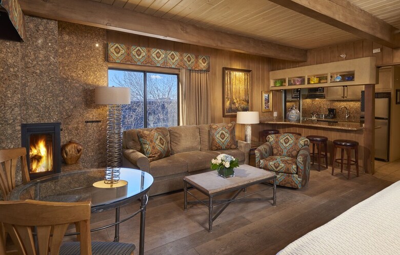 Aparthotel Aspen Square Condominium Hotel