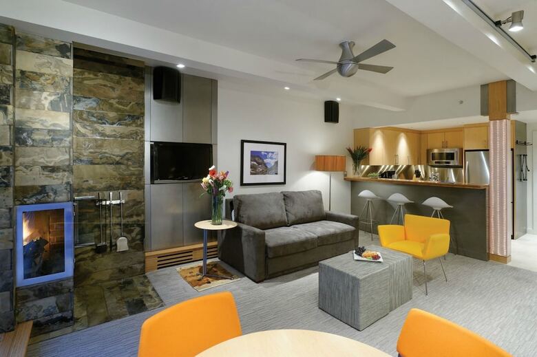 Aparthotel Aspen Square Condominium Hotel