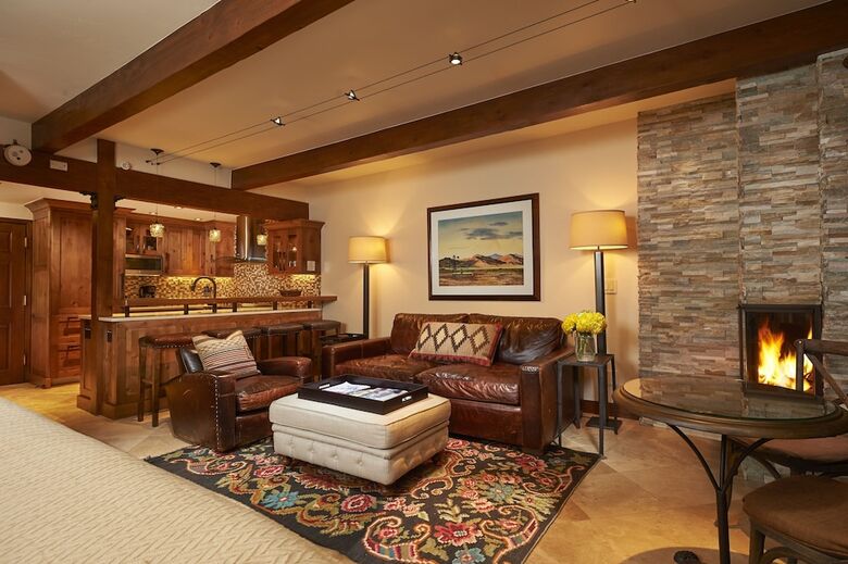 Aparthotel Aspen Square Condominium Hotel