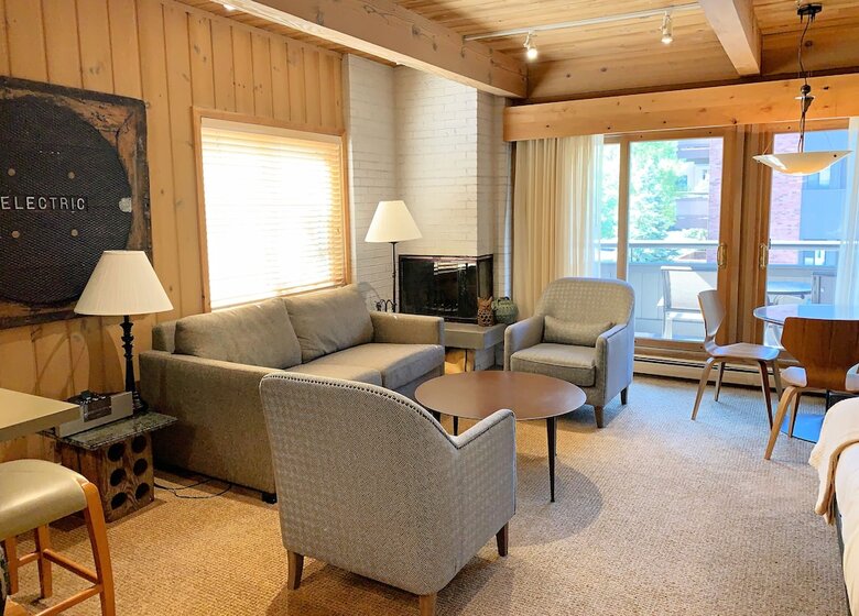 Aparthotel Aspen Square Condominium Hotel