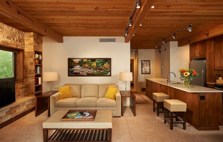 Aparthotel Aspen Square Condominium Hotel