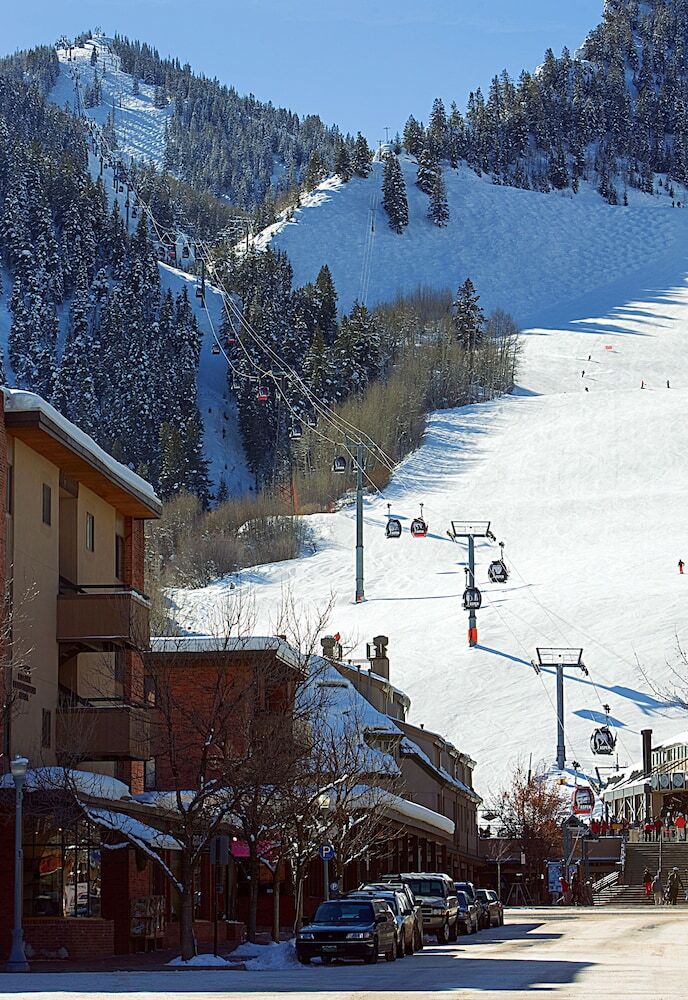 Aparthotel Aspen Square Condominium Hotel