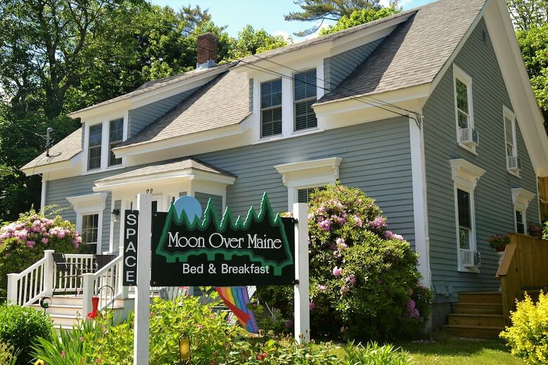 Bed & Breakfast Moon Over Maine