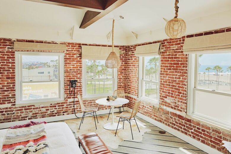 Venice V Hotel