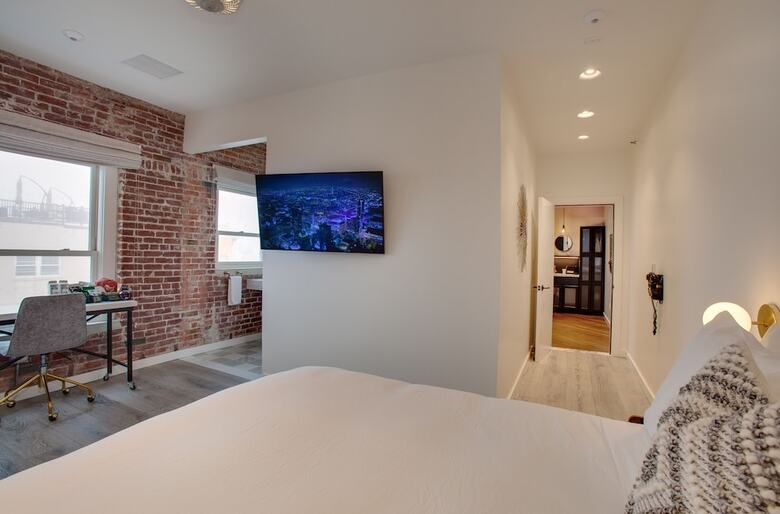 Venice V Hotel