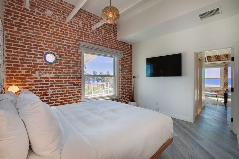 Venice V Hotel