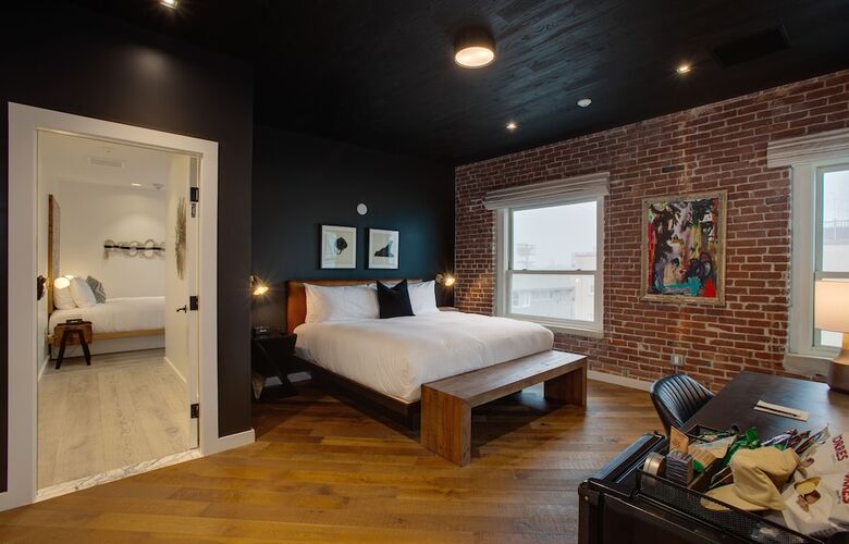 Venice V Hotel