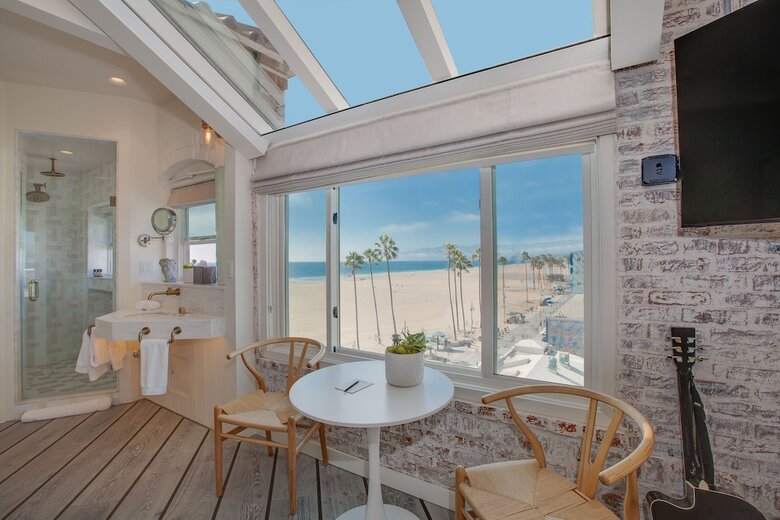 Venice V Hotel