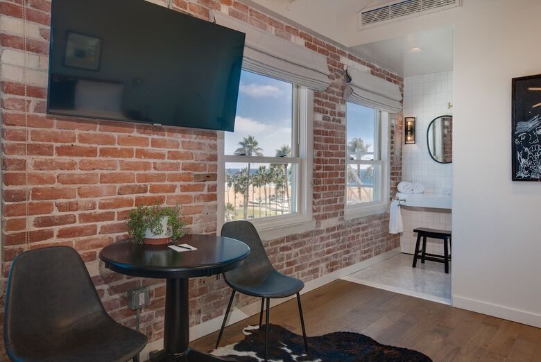 Venice V Hotel