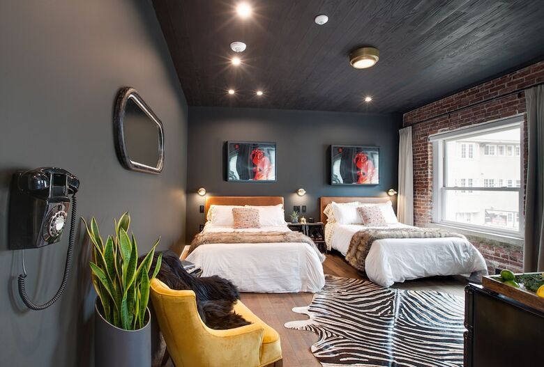 Venice V Hotel
