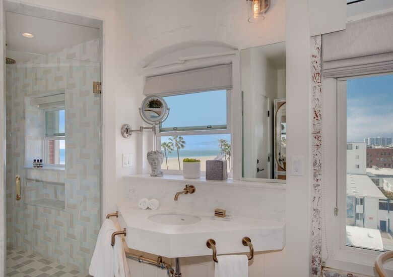 Venice V Hotel