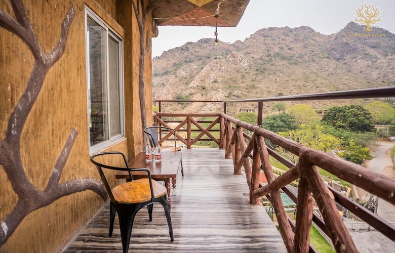 Hotel Badigarh Palace Resort