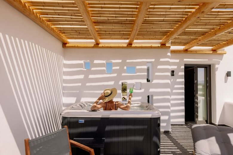 Hotel Naxian Secret
