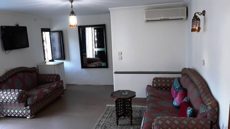 Hotel Regency Park And Suites