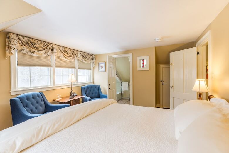 Bed & Breakfast 1824 House