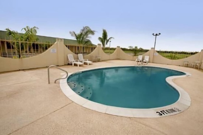 Motel Riviera Inn & Suites
