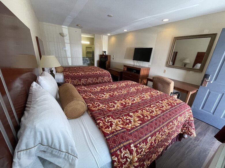 Motel Riviera Inn & Suites