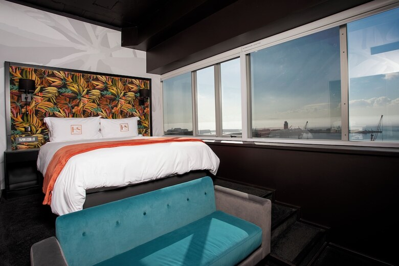 Hotel Sky Cape Town