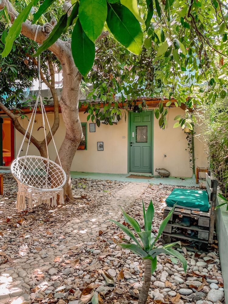 Bed & Breakfast Mayouli Nature Retreat