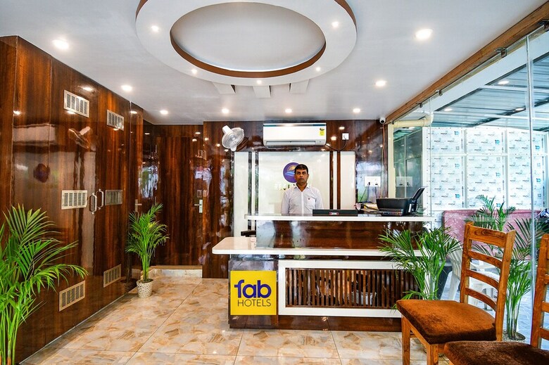 Fabhotel The Seven Wonders